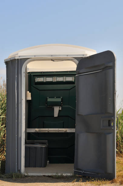 Best Construction site porta potty rental  in Independence, WI